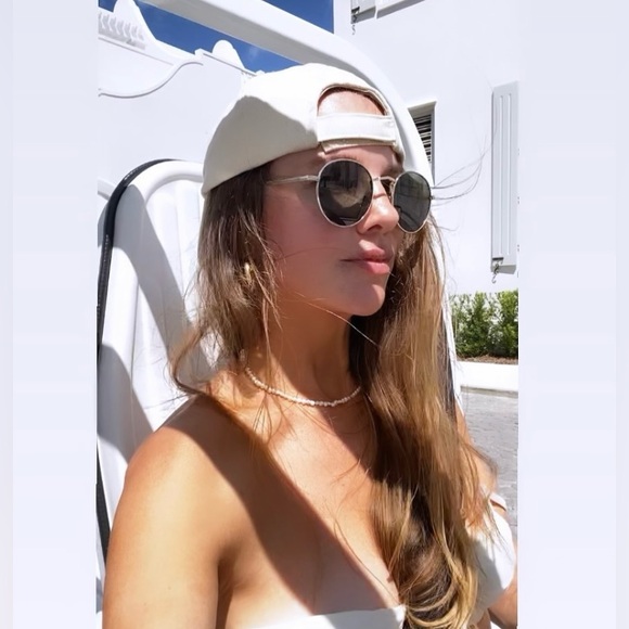 Meet your Posher, Lori - Picture 3 of 5